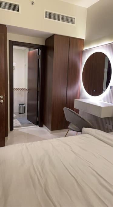 Apartament New Luxury Modern Canal View. Dubaj Zewnętrze zdjęcie